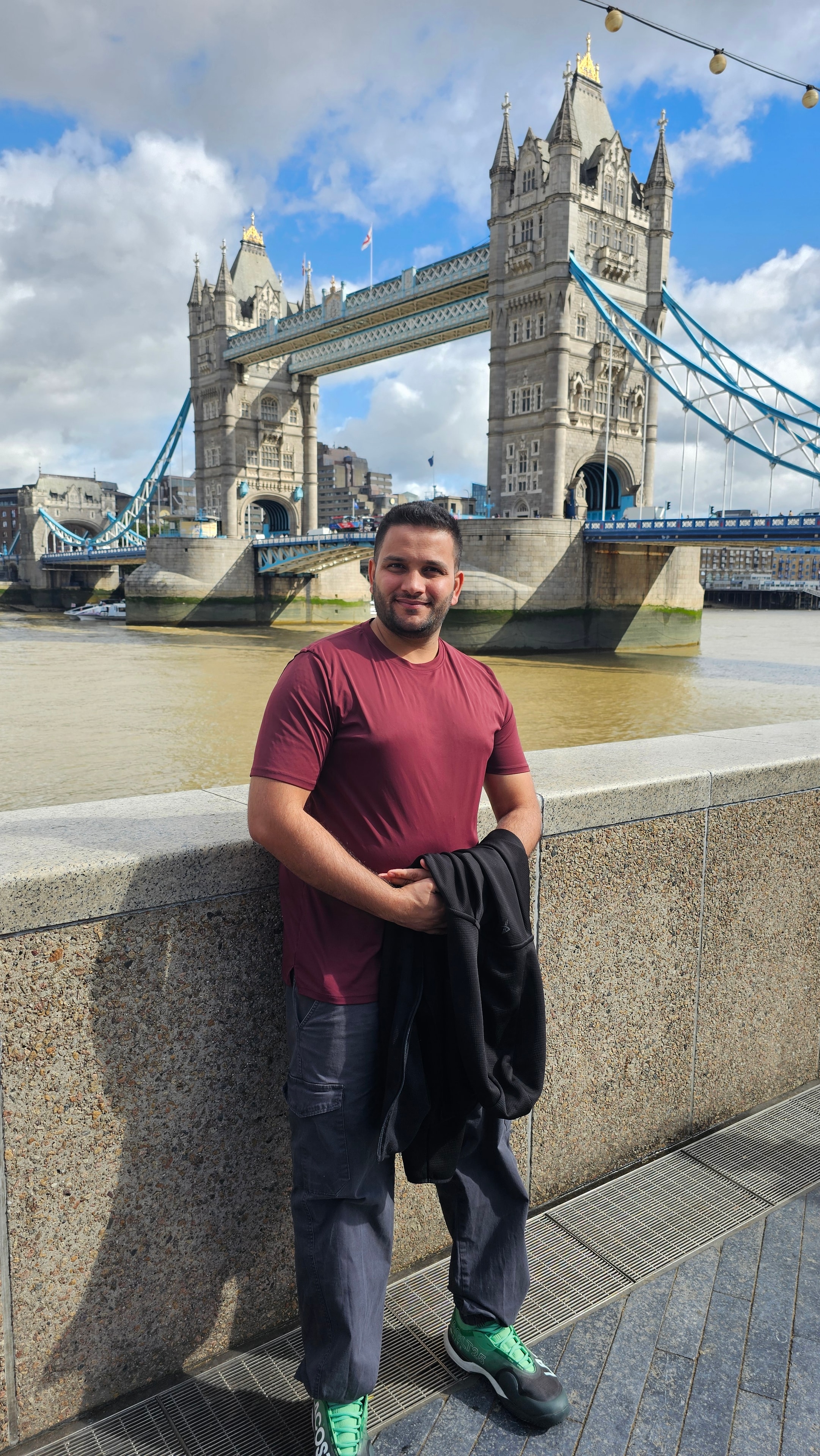 Tower Bridge vista de perto em Londres